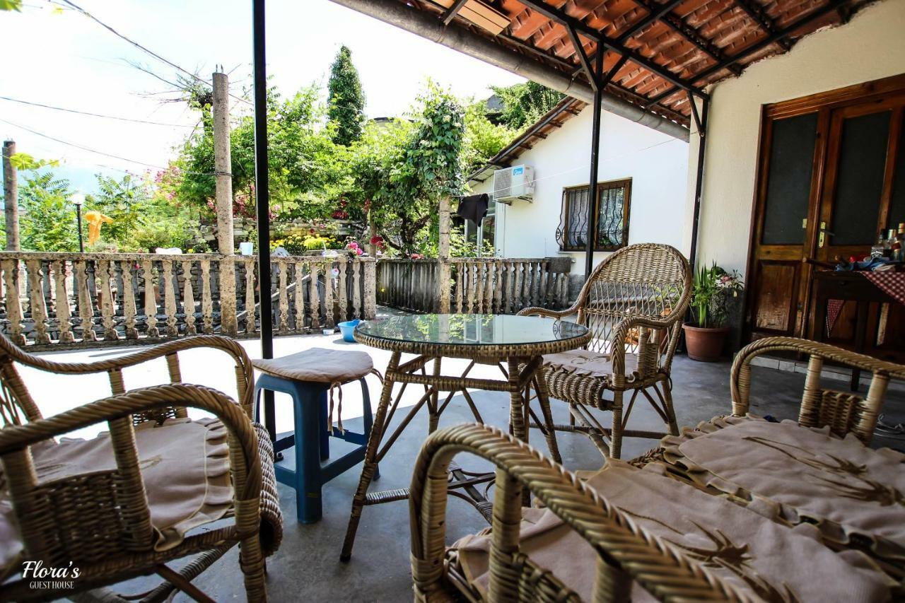 Flora'S Guesthouse 'The Fir Gate' Gjirokastër Exterior foto